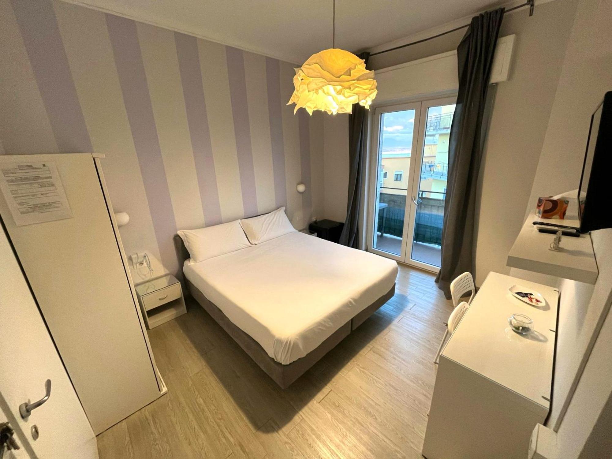 F.Rooms Napoli Exterior photo